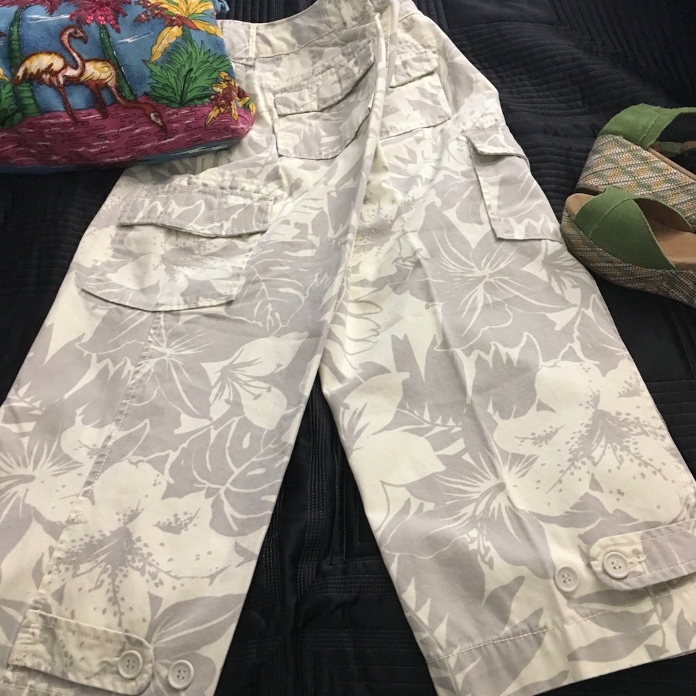 ***SOLD****Caribbean Joe,  Capris.  Camo Style